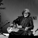 Toumani Diabate and Pt.Vishwamohan Bhatt at Mount Carmel College